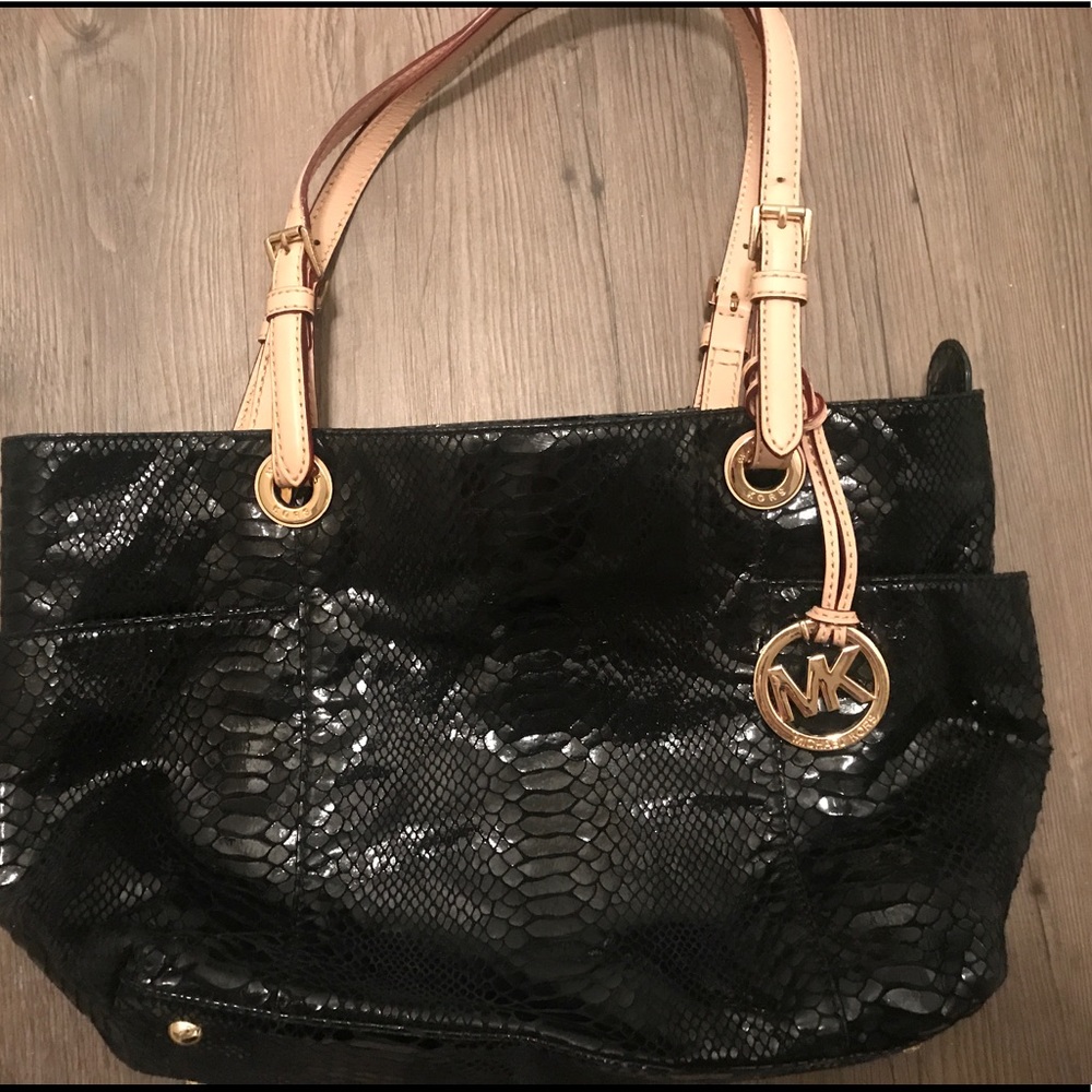 Excellent condition Michael Kors bag